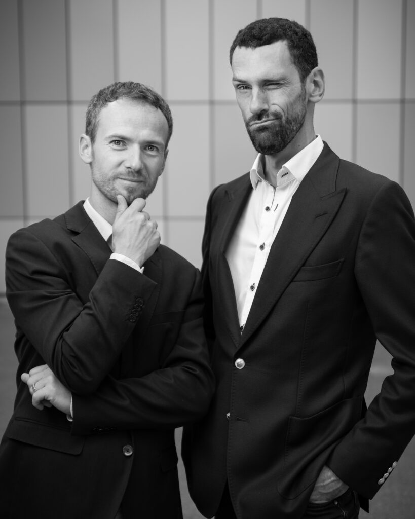 Brave Analytics Team - Portrait von CEO Christian Hill und COO Gerhard Prossliner